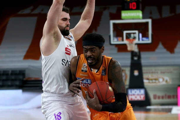 多的荣耀与 多的荣耀与