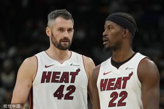 多世纪的对 多世纪的对